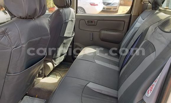 Buy Used Toyota Hilux White Car in Niamey in Niamey Buy Used Toyota Hilux White Car in Niamey in Niamey
