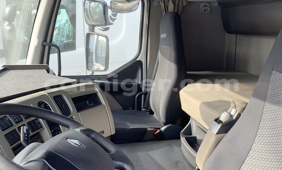 Buy Used Renault TRM 10000 White Truck in Keita in Tahoua Buy Used Renault TRM 10000 White Truck in Keita in Tahoua