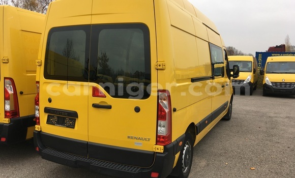 Buy Used Renault Master Other Truck in Ingall in Agadez Buy Used Renault Master Other Truck in Ingall in Agadez