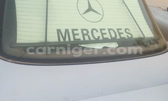 Sayi Na hannu Mercedes‒Benz C–Class Silver Mota in Niamey a Niamey Sayi Na hannu Mercedes‒Benz C–Class Silver Mota in Niamey a Niamey