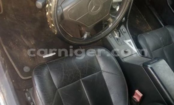 Sayi Na hannu Mercedes‒Benz C–Class Silver Mota in Niamey a Niamey Sayi Na hannu Mercedes‒Benz C–Class Silver Mota in Niamey a Niamey