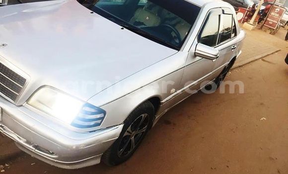 Buy Used Mercedes‒Benz C–Class Silver Car in Niamey in Niamey Buy Used Mercedes‒Benz C–Class Silver Car in Niamey in Niamey