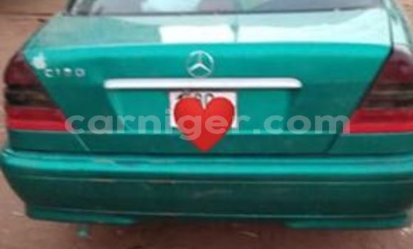 Buy Used Mercedes‒Benz C–Class Green Car in Niamey in Niamey Buy Used Mercedes‒Benz C–Class Green Car in Niamey in Niamey