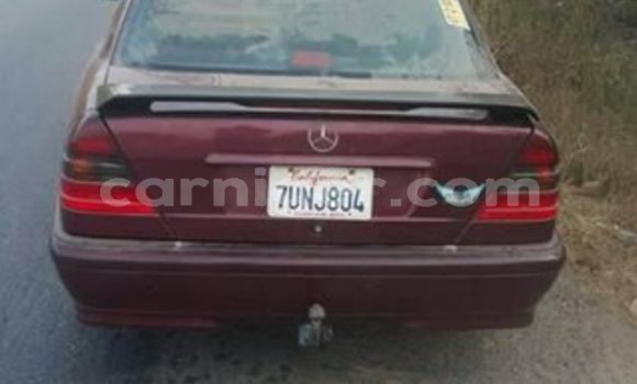 Buy Used Mercedes‒Benz C–Class Red Car in Niamey in Niamey Buy Used Mercedes‒Benz C–Class Red Car in Niamey in Niamey