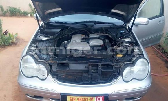 Buy Used Mercedes‒Benz C–Class Silver Car in Niamey in Niamey Buy Used Mercedes‒Benz C–Class Silver Car in Niamey in Niamey