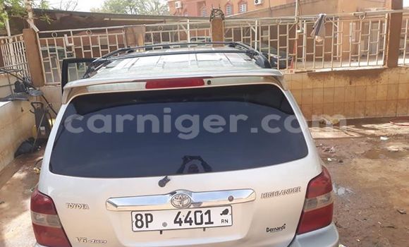 Buy Used Toyota Highlander Silver Car in Niamey in Niamey Buy Used Toyota Highlander Silver Car in Niamey in Niamey