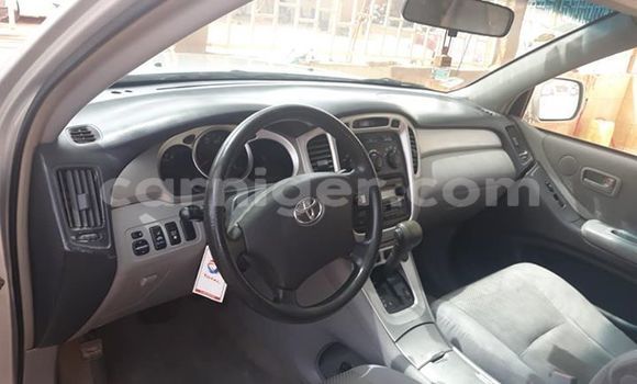 Buy Used Toyota Highlander Silver Car in Niamey in Niamey Buy Used Toyota Highlander Silver Car in Niamey in Niamey