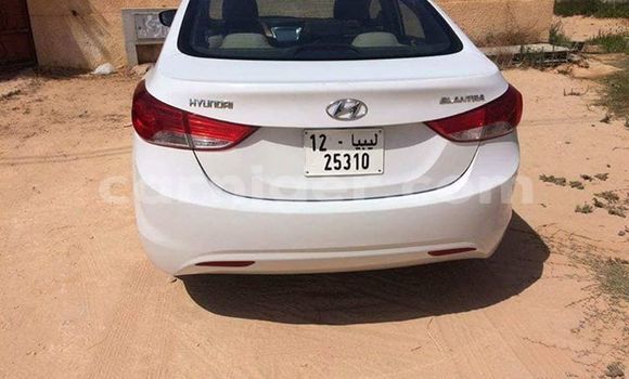 Buy Used Hyundai Elantra White Car in Niamey in Niamey Buy Used Hyundai Elantra White Car in Niamey in Niamey