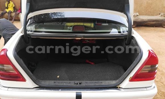 Buy Used Mercedes‒Benz C–Class White Car in Niamey in Niamey Buy Used Mercedes‒Benz C–Class White Car in Niamey in Niamey