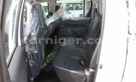 Buy New Toyota Hilux White Car in Import - Dubai in Agadez Buy New Toyota Hilux White Car in Import - Dubai in Agadez