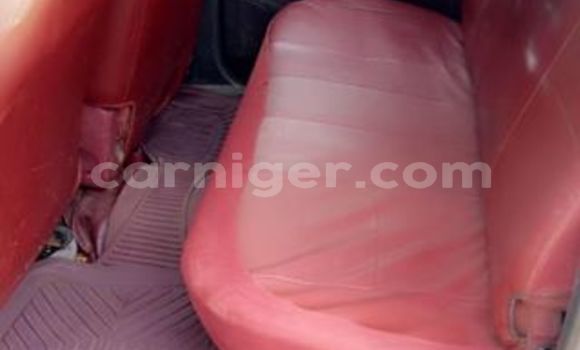 Sayi Na hannu Toyota Hilux White Mota in Niamey a Niamey Sayi Na hannu Toyota Hilux White Mota in Niamey a Niamey