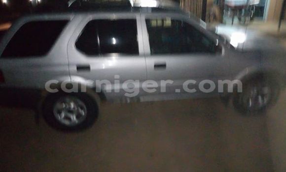 Sayi Na hannu Isuzu Rodeo Silver Mota in Niamey a Niamey Sayi Na hannu Isuzu Rodeo Silver Mota in Niamey a Niamey