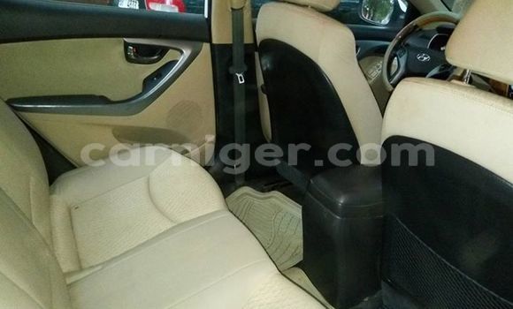 Sayi Na hannu Hyundai Elantra White Mota in Niamey a Niamey Sayi Na hannu Hyundai Elantra White Mota in Niamey a Niamey