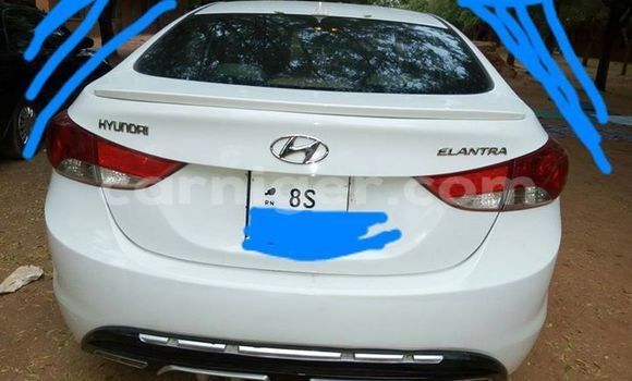 Sayi Na hannu Hyundai Elantra White Mota in Niamey a Niamey Sayi Na hannu Hyundai Elantra White Mota in Niamey a Niamey