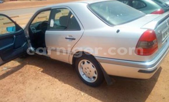 Acheter Occasion Voiture Mercedes‒Benz C–Class Gris à Niamey, Niamey Acheter Occasion Voiture Mercedes‒Benz C–Class Gris à Niamey, Niamey