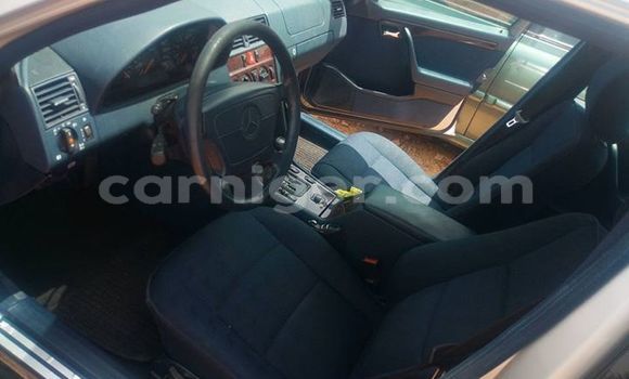 Acheter Occasion Voiture Mercedes‒Benz C–Class Gris à Niamey, Niamey Acheter Occasion Voiture Mercedes‒Benz C–Class Gris à Niamey, Niamey