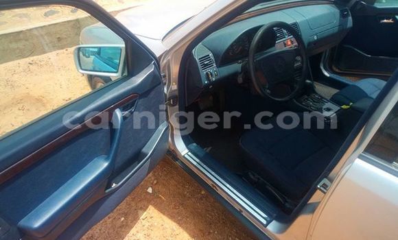 Acheter Occasion Voiture Mercedes‒Benz C–Class Gris à Niamey, Niamey Acheter Occasion Voiture Mercedes‒Benz C–Class Gris à Niamey, Niamey