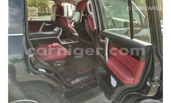 Buy Import Toyota Land Cruiser Black Truck in Import - Dubai in Agadez Buy Import Toyota Land Cruiser Black Truck in Import - Dubai in Agadez