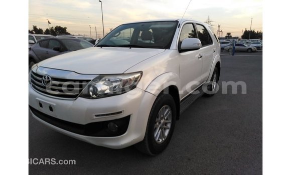 Acheter Import Voiture Toyota Fortuner Blanc à Import - Dubai, Agadez Acheter Import Voiture Toyota Fortuner Blanc à Import - Dubai, Agadez