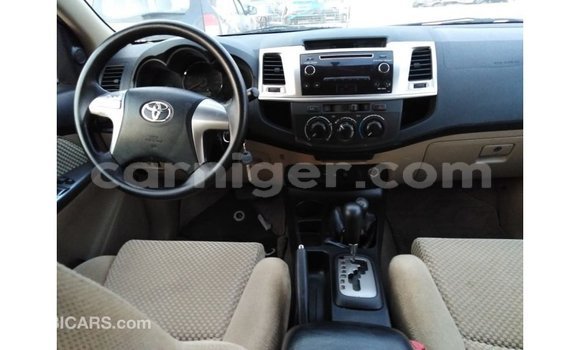 Acheter Import Voiture Toyota Fortuner Blanc à Import - Dubai, Agadez Acheter Import Voiture Toyota Fortuner Blanc à Import - Dubai, Agadez