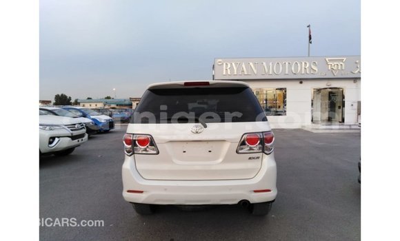 Acheter Import Voiture Toyota Fortuner Blanc à Import - Dubai, Agadez Acheter Import Voiture Toyota Fortuner Blanc à Import - Dubai, Agadez