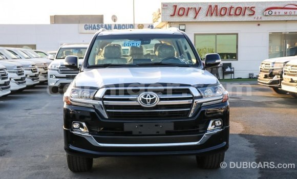 Buy Import Toyota Land Cruiser Black Truck in Import - Dubai in Agadez Buy Import Toyota Land Cruiser Black Truck in Import - Dubai in Agadez