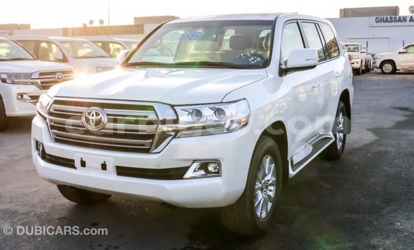 Buy Import Toyota Land Cruiser White Truck in Import - Dubai in Agadez Buy Import Toyota Land Cruiser White Truck in Import - Dubai in Agadez
