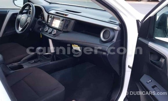 Acheter Import Voiture Toyota RAV4 Blanc à Import - Dubai, Agadez Acheter Import Voiture Toyota RAV4 Blanc à Import - Dubai, Agadez
