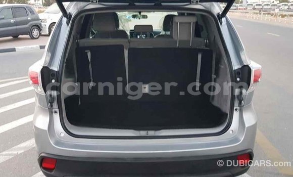 اشتري Imported Toyota Highlander Other سيارة في Import - Dubai في أغاديز اشتري Imported Toyota Highlander Other سيارة في Import - Dubai في أغاديز