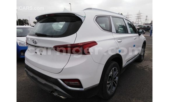 Buy Import Hyundai Santa Fe White Car in Import - Dubai in Agadez Buy Import Hyundai Santa Fe White Car in Import - Dubai in Agadez