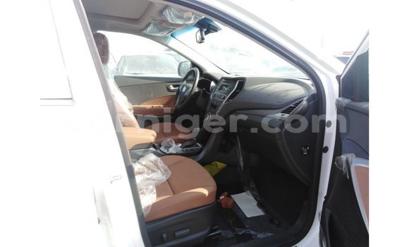 Buy Import Hyundai Santa Fe White Car in Import - Dubai in Agadez Buy Import Hyundai Santa Fe White Car in Import - Dubai in Agadez