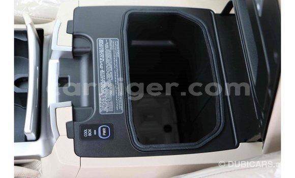 Buy Import Toyota Land Cruiser Black Truck in Import - Dubai in Agadez Buy Import Toyota Land Cruiser Black Truck in Import - Dubai in Agadez