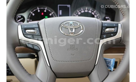Buy Import Toyota Land Cruiser Black Truck in Import - Dubai in Agadez Buy Import Toyota Land Cruiser Black Truck in Import - Dubai in Agadez