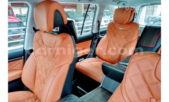 Buy Import Toyota Land Cruiser Black Truck in Import - Dubai in Agadez Buy Import Toyota Land Cruiser Black Truck in Import - Dubai in Agadez