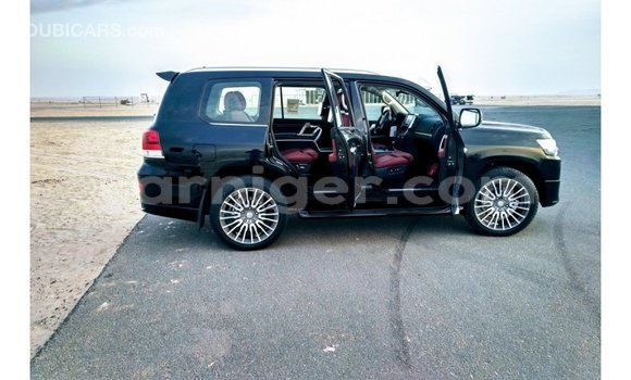 Buy Import Toyota Land Cruiser Black Truck in Import - Dubai in Agadez Buy Import Toyota Land Cruiser Black Truck in Import - Dubai in Agadez