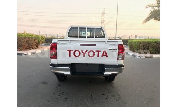 Buy Import Toyota Hilux White Car in Import - Dubai in Agadez Buy Import Toyota Hilux White Car in Import - Dubai in Agadez