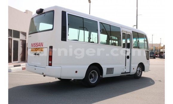 Sayi Imported Nissan Evalia White Babbar mota in Import - Dubai a Agadez Sayi Imported Nissan Evalia White Babbar mota in Import - Dubai a Agadez