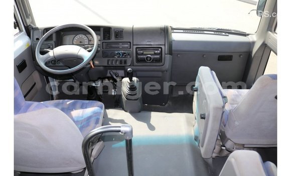 Sayi Imported Nissan Evalia White Babbar mota in Import - Dubai a Agadez Sayi Imported Nissan Evalia White Babbar mota in Import - Dubai a Agadez