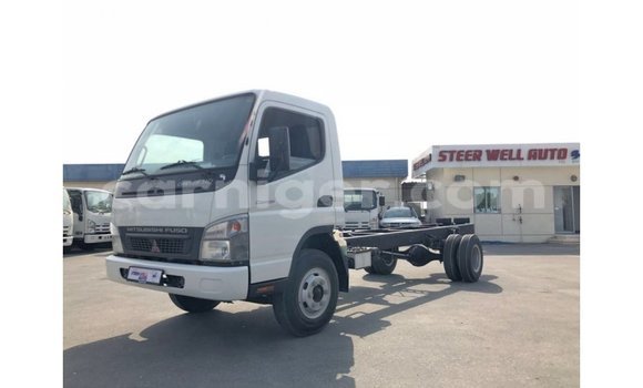 Sayi Imported Mitsubishi L400 White Babbar mota in Import - Dubai a Agadez Sayi Imported Mitsubishi L400 White Babbar mota in Import - Dubai a Agadez