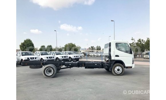 Sayi Imported Mitsubishi L400 White Babbar mota in Import - Dubai a Agadez Sayi Imported Mitsubishi L400 White Babbar mota in Import - Dubai a Agadez