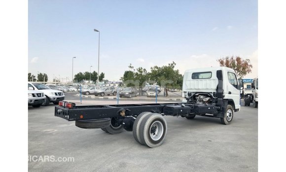 Sayi Imported Mitsubishi L400 White Babbar mota in Import - Dubai a Agadez Sayi Imported Mitsubishi L400 White Babbar mota in Import - Dubai a Agadez