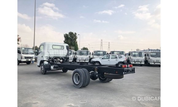 Sayi Imported Mitsubishi L400 White Babbar mota in Import - Dubai a Agadez Sayi Imported Mitsubishi L400 White Babbar mota in Import - Dubai a Agadez