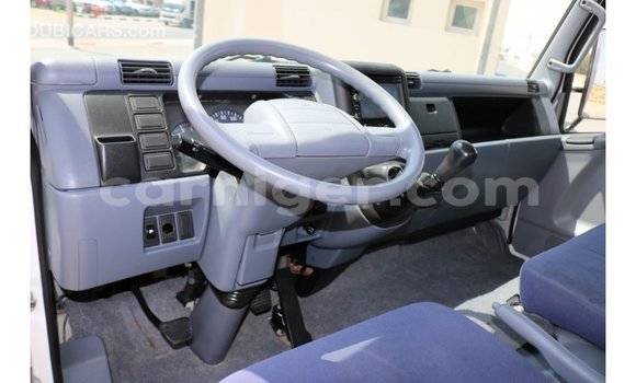 Buy Import Mitsubishi L400 White Truck in Import - Dubai in Agadez