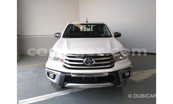 Buy Import Toyota Hilux White Car in Import - Dubai in Agadez Buy Import Toyota Hilux White Car in Import - Dubai in Agadez