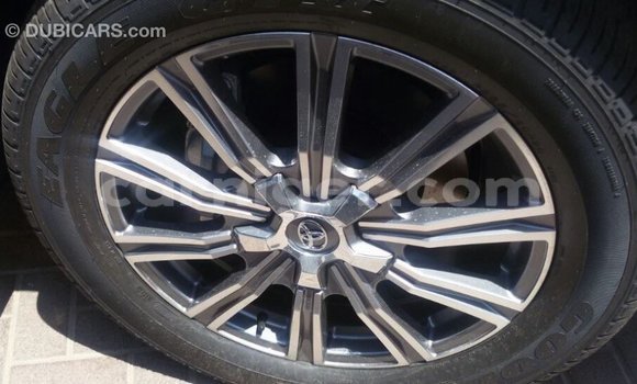 Buy Import Toyota Land Cruiser White Truck in Import - Dubai in Agadez