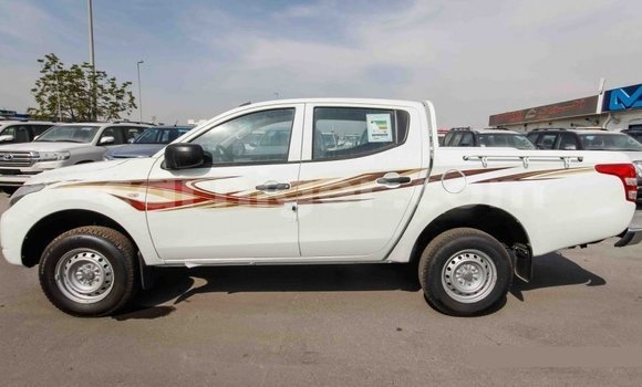 Buy Import Mitsubishi L200 White Car in Import - Dubai in Agadez Buy Import Mitsubishi L200 White Car in Import - Dubai in Agadez