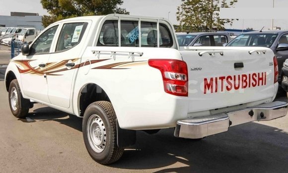 Buy Import Mitsubishi L200 White Car in Import - Dubai in Agadez Buy Import Mitsubishi L200 White Car in Import - Dubai in Agadez