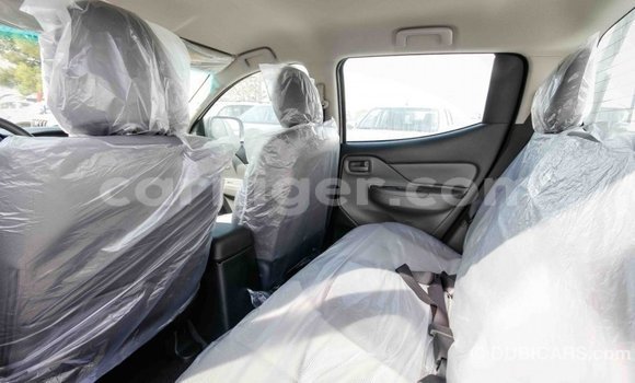 Buy Import Mitsubishi L200 White Car in Import - Dubai in Agadez Buy Import Mitsubishi L200 White Car in Import - Dubai in Agadez