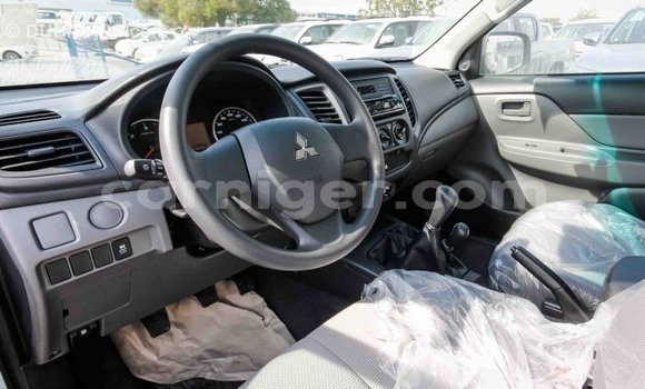 Buy Import Mitsubishi L200 White Car in Import - Dubai in Agadez