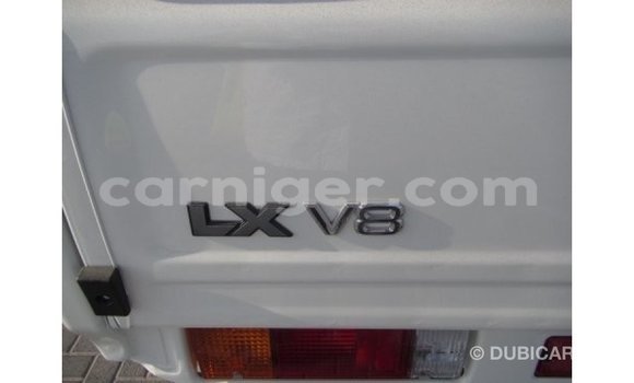 Buy Import Toyota Land Cruiser White Truck in Import - Dubai in Agadez Buy Import Toyota Land Cruiser White Truck in Import - Dubai in Agadez